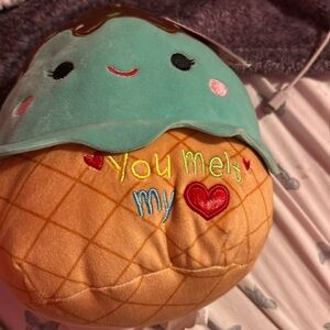 Squishmallow “Mya”